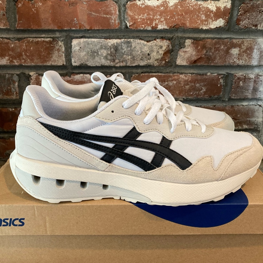 ASICS Men's White and Black Sneakers